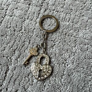 Argento SC Rhinestone Lock and Key Keychain or Bag Charm